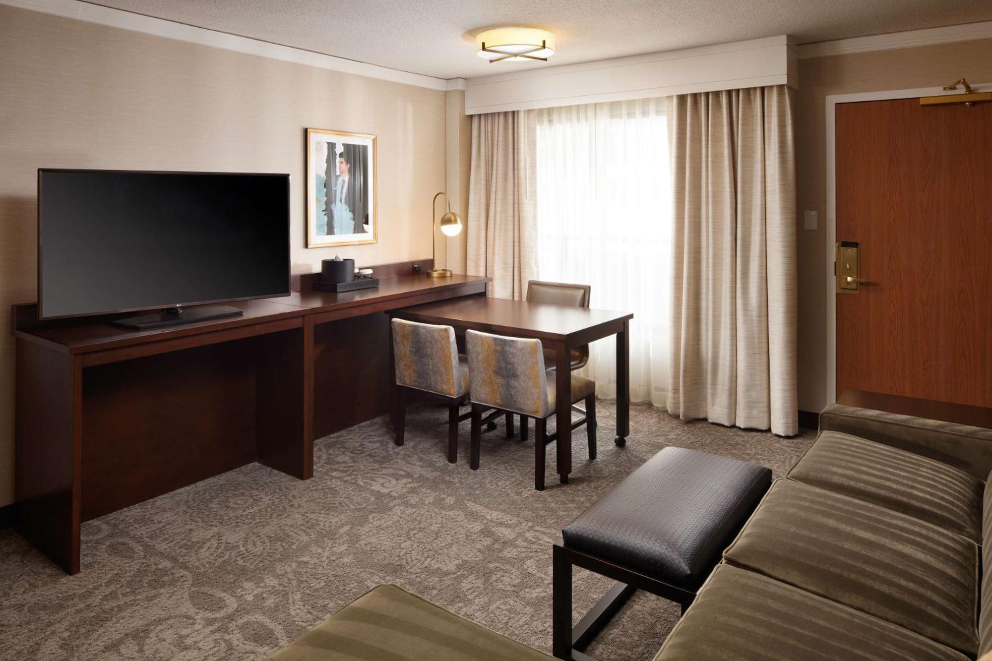 Embassy Suites Tysons Corner Exteriör bild