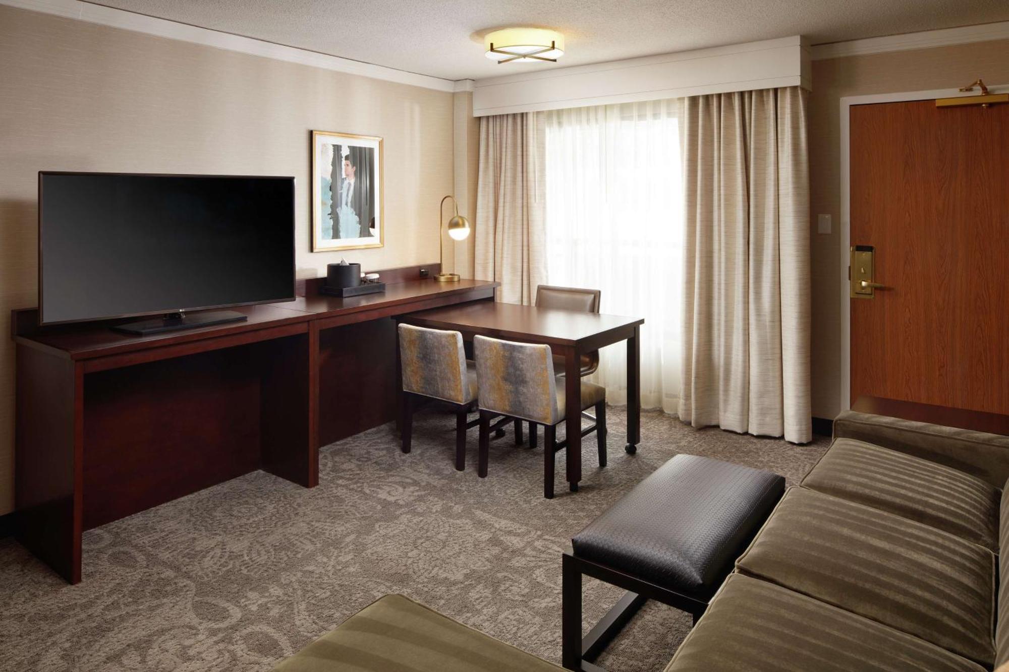 Embassy Suites Tysons Corner Exteriör bild