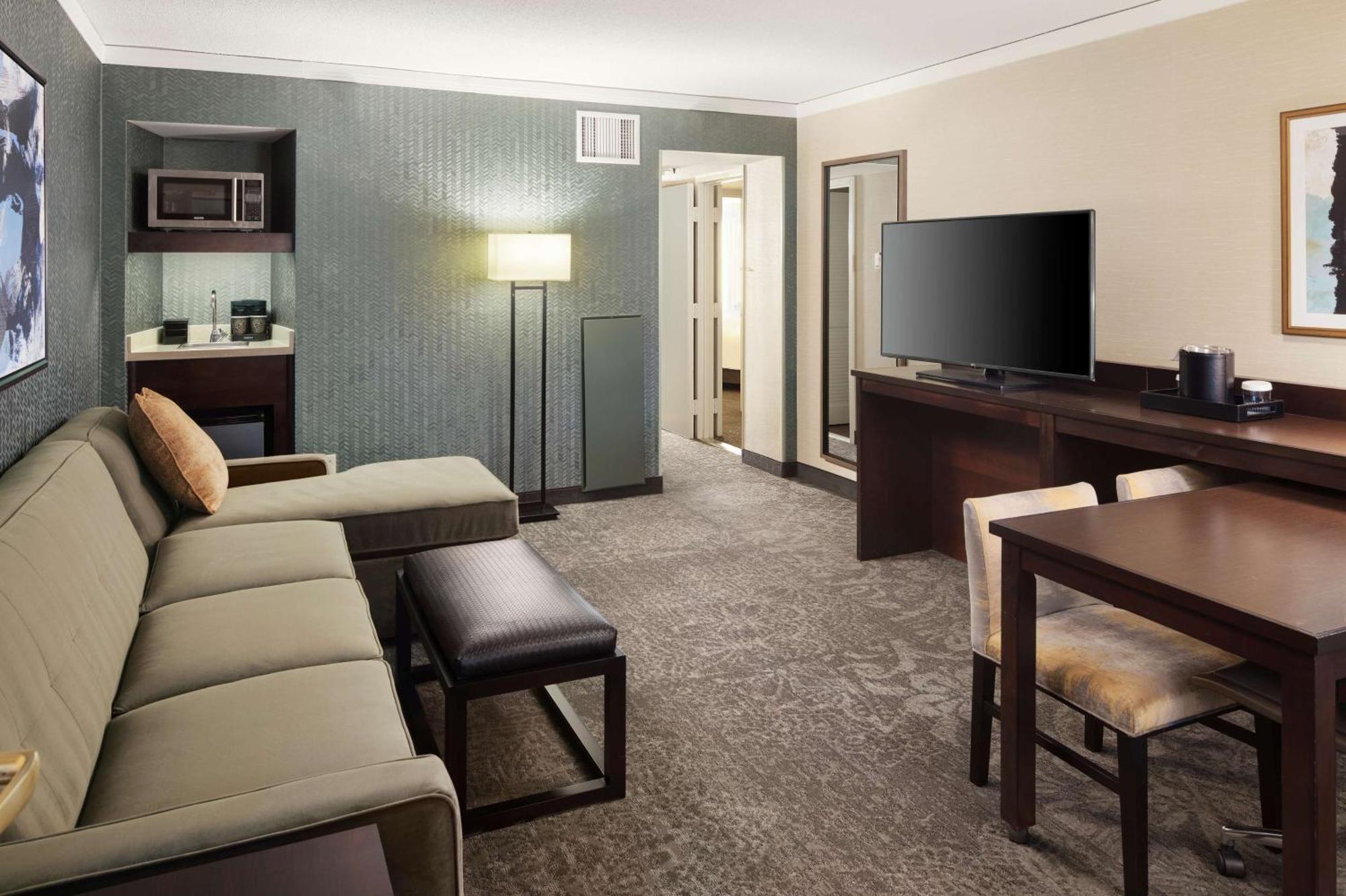 Embassy Suites Tysons Corner Exteriör bild