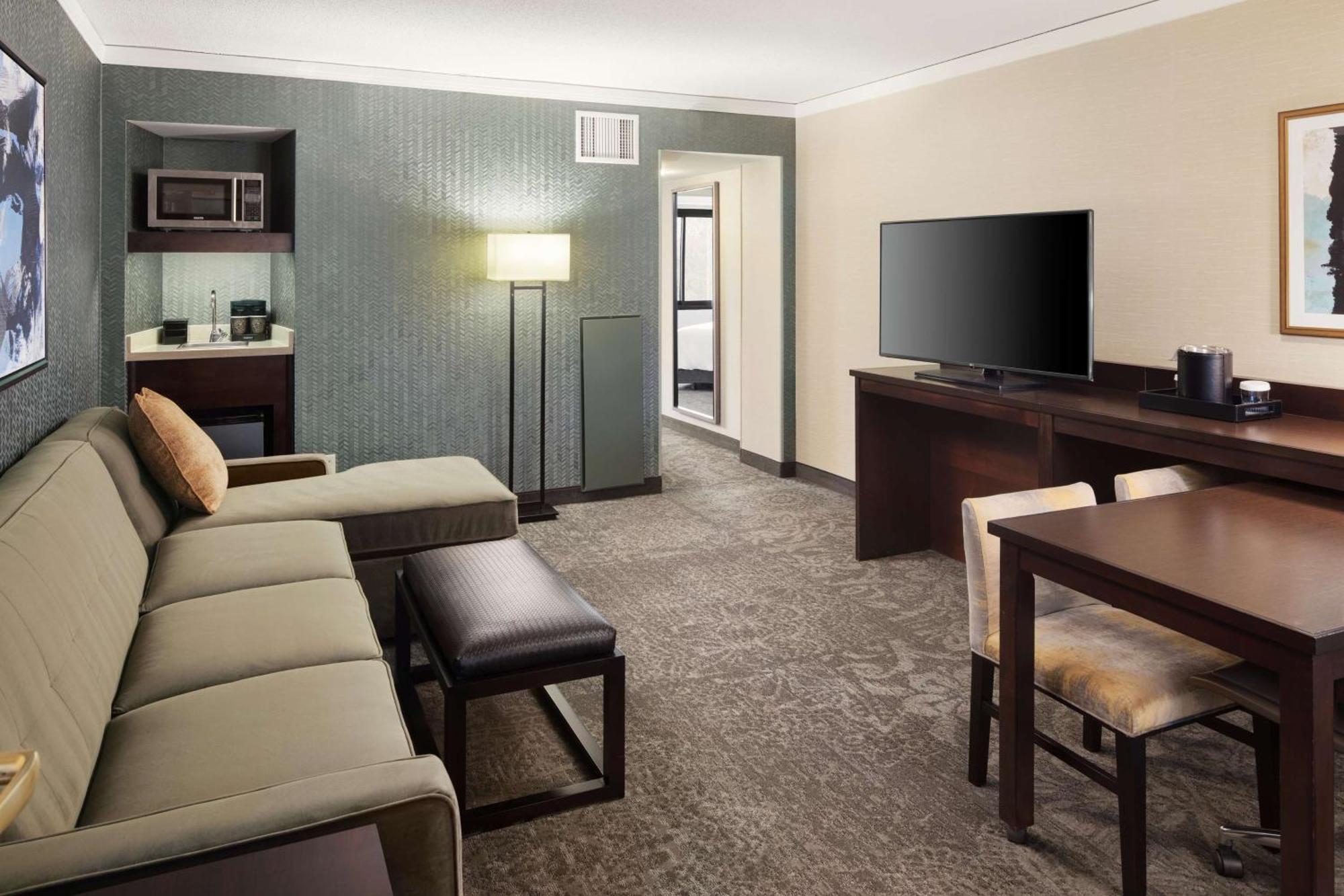 Embassy Suites Tysons Corner Exteriör bild