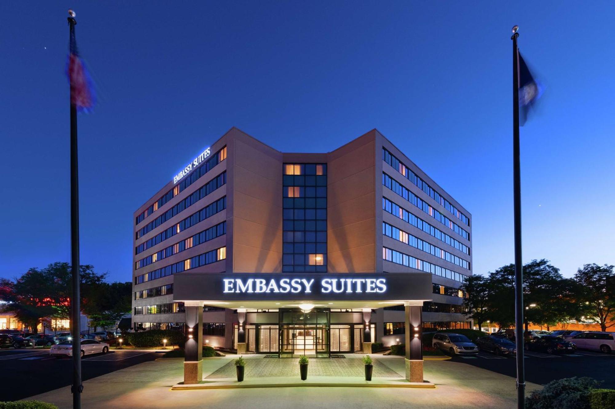Embassy Suites Tysons Corner Exteriör bild