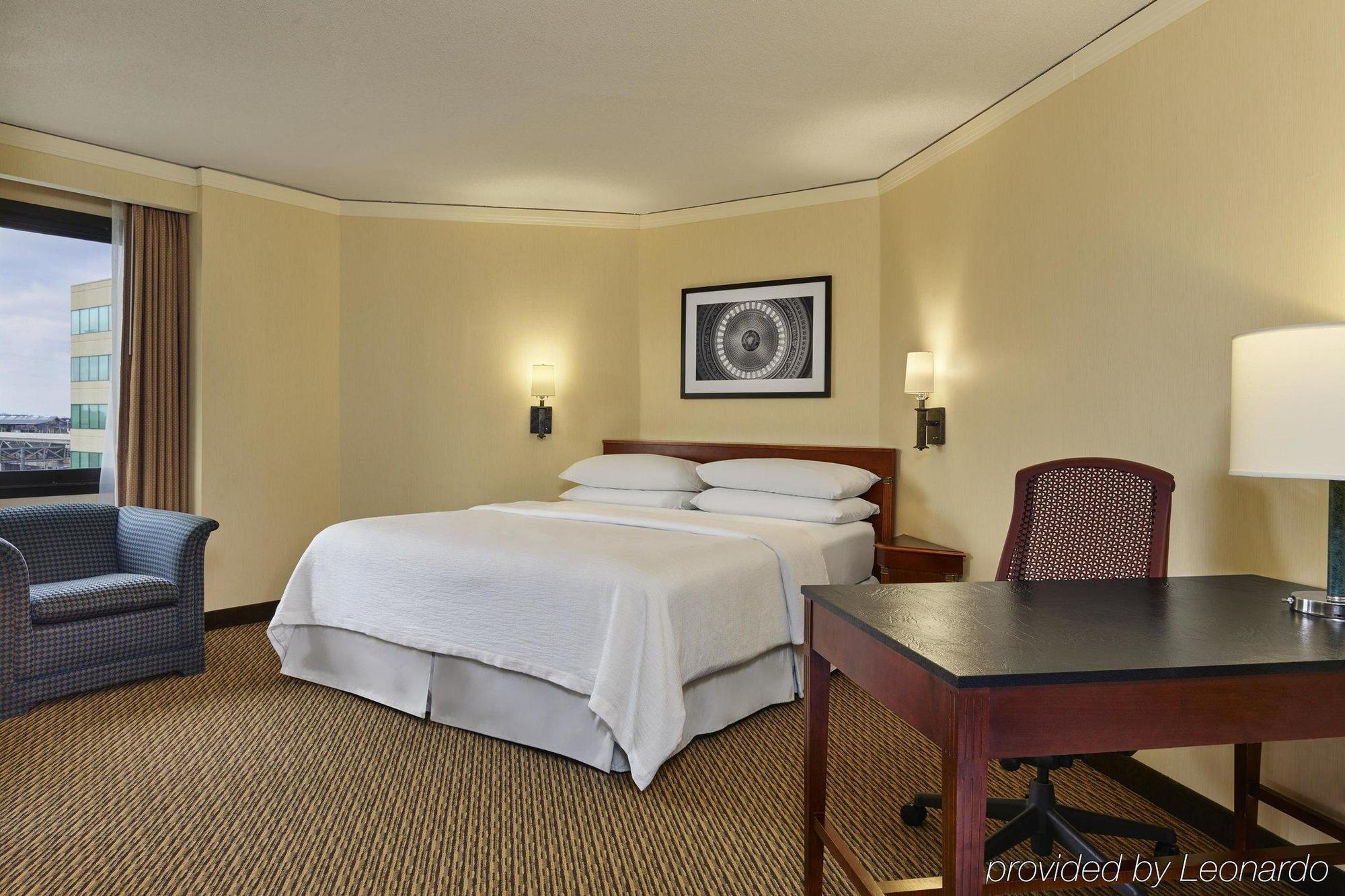 Embassy Suites Tysons Corner Exteriör bild