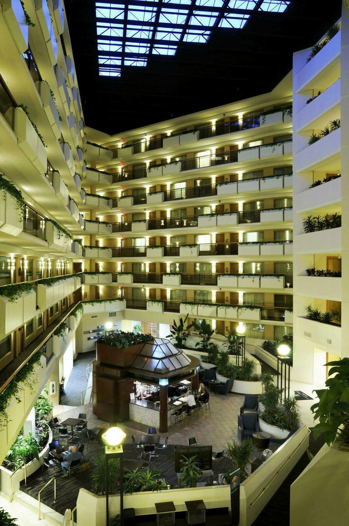 Embassy Suites Tysons Corner Inreriör bild