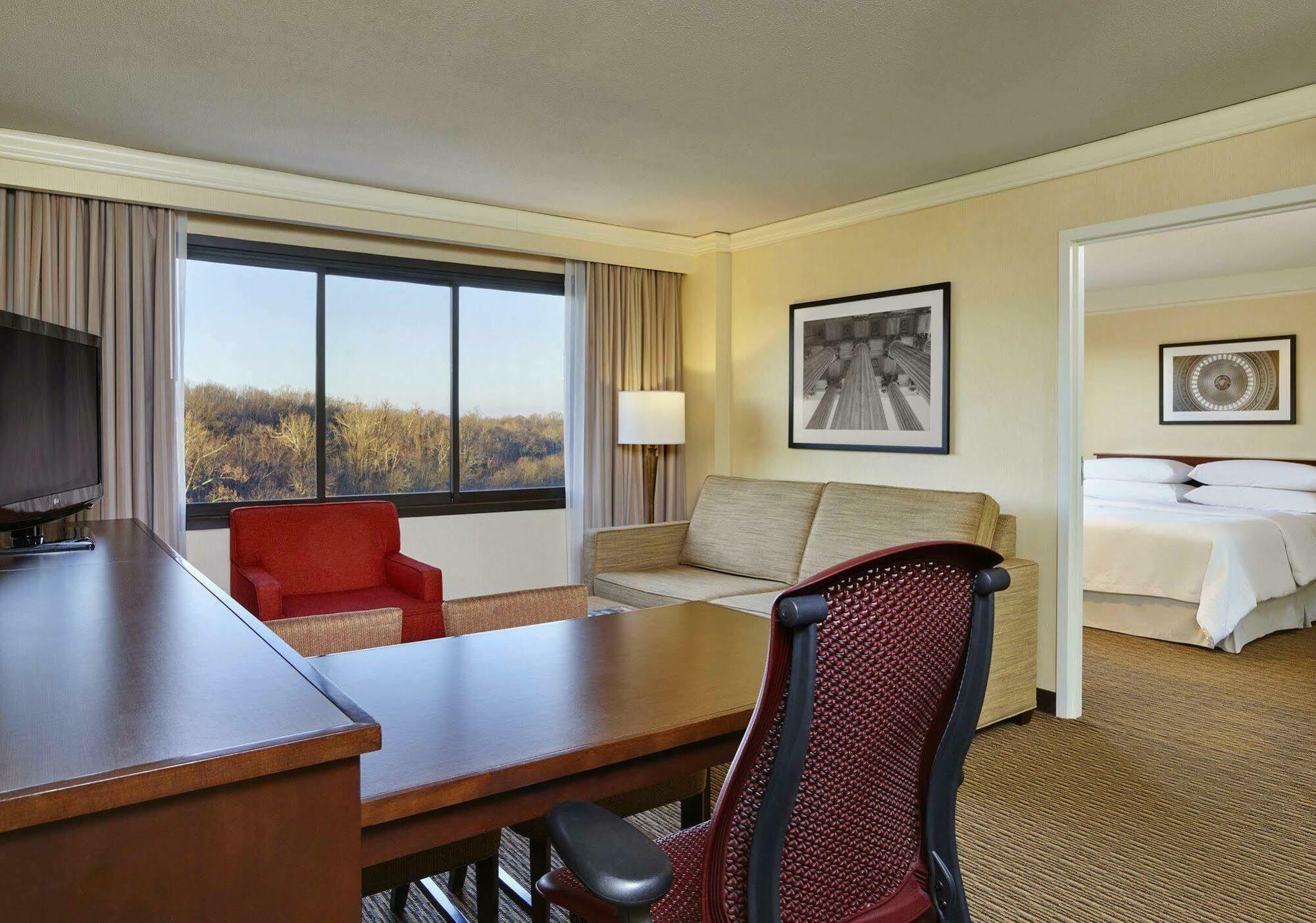 Embassy Suites Tysons Corner Exteriör bild